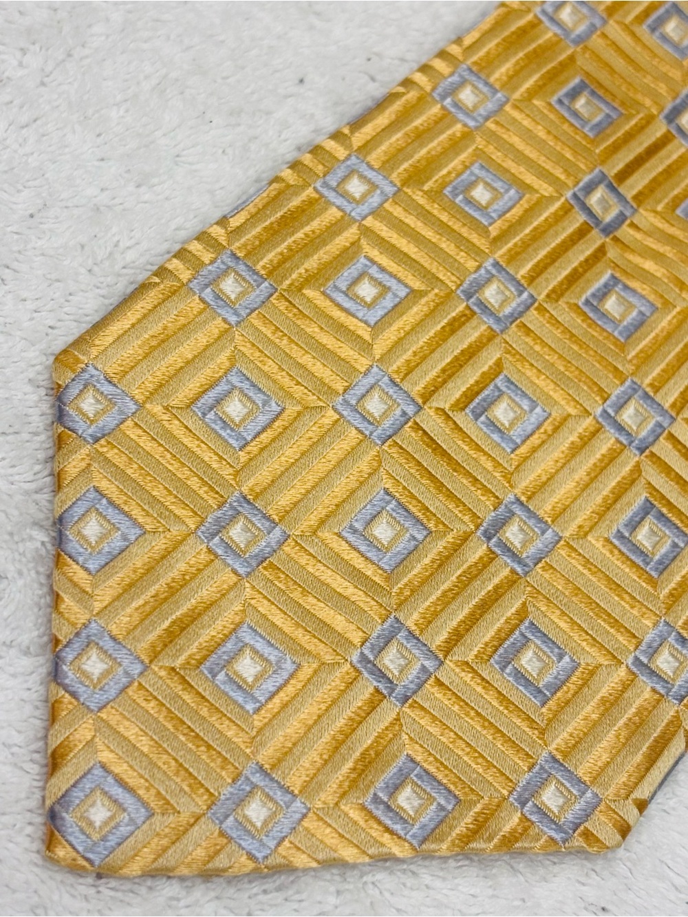 Brand New High Quality French Designer Tie By Faconnable - 4 Inches Wide